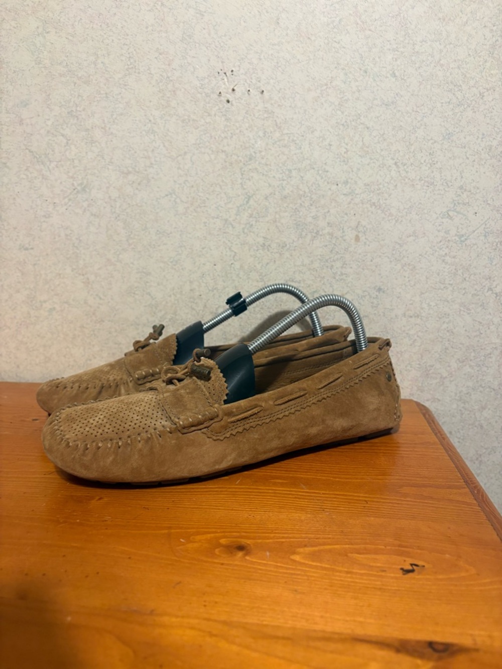 UGG Australia RONI PERF Driving Moccasin Slippers Tan Suede Women’s Size 9.5